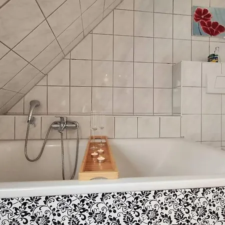 Ruhiges Exzellenz-appartement Diana Im Elb-urstromtal - Fast Wlan, Good For Long-terms Apartment