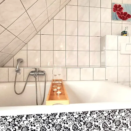 Apartament Ruhiges 4 Sterne Exzellenz-appartement Diana Im Elb-urstromtal - Fast Wlan, Good For Long-terms *
